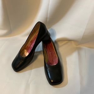 SoftWalk Women's Pump Black Leather